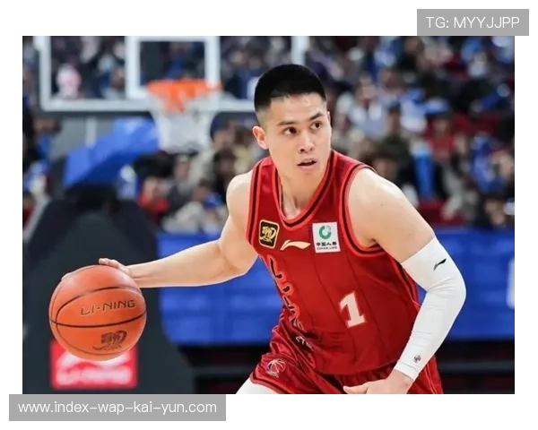 陈盈骏23分5篮板5助攻 北京后卫成球队攻防枢纽 陈盈骏23分5篮板5助攻 北京后卫成球队攻防枢纽